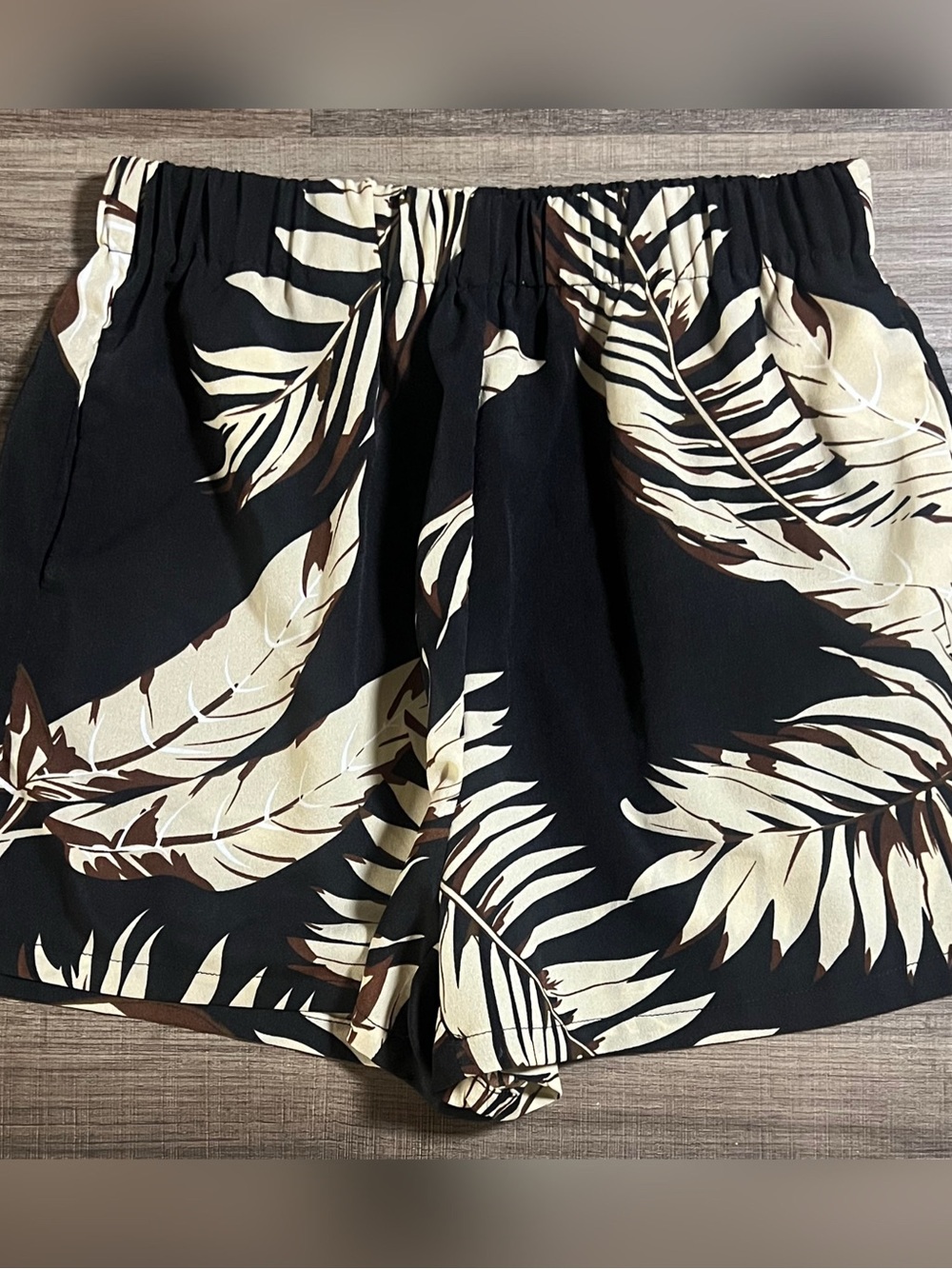 SHEIN Tropical Print Elastic Waist Shorts